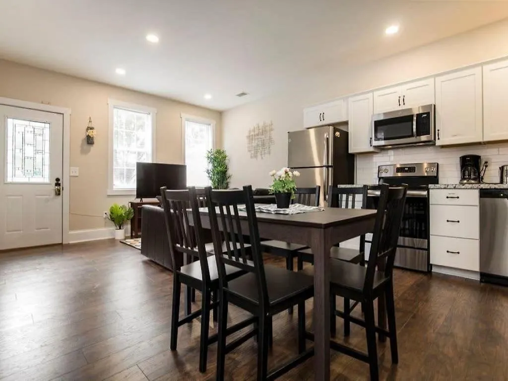 Holiday home Spacious 3Br House With Backyard In Nulu Cozysuites Louisville